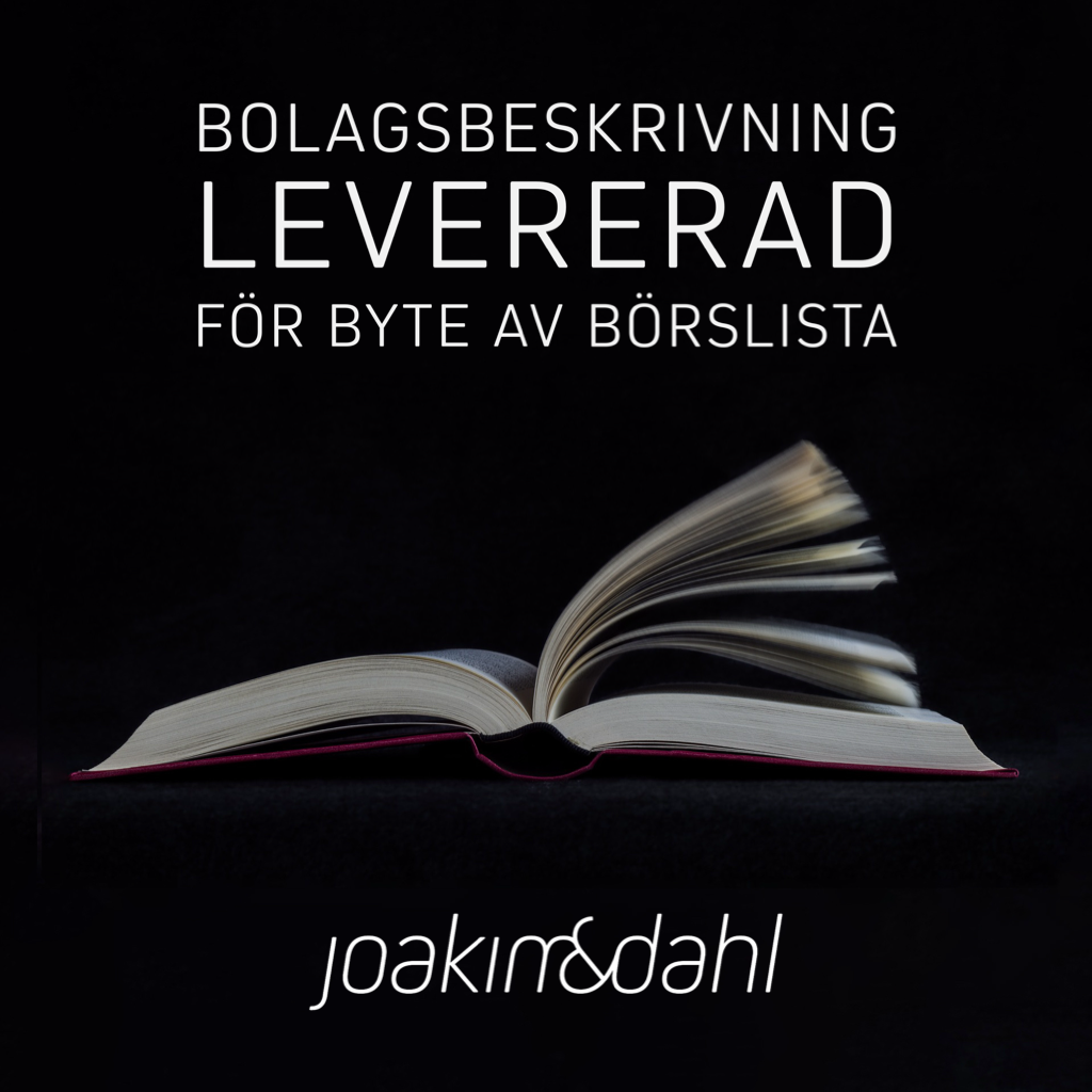 Öppen bok med texten 'Bolagsbeskrivning levererad för byte av börslista' i vit stil på svart bakgrund.