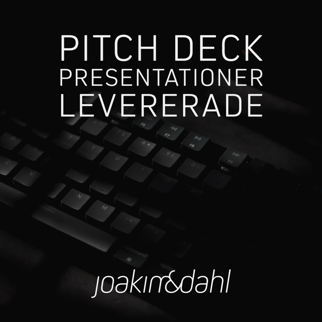 Svart tangentbord med texten 'Pitch Deck Presentationer Levererade' i vit stil på en mörk bakgrund.
