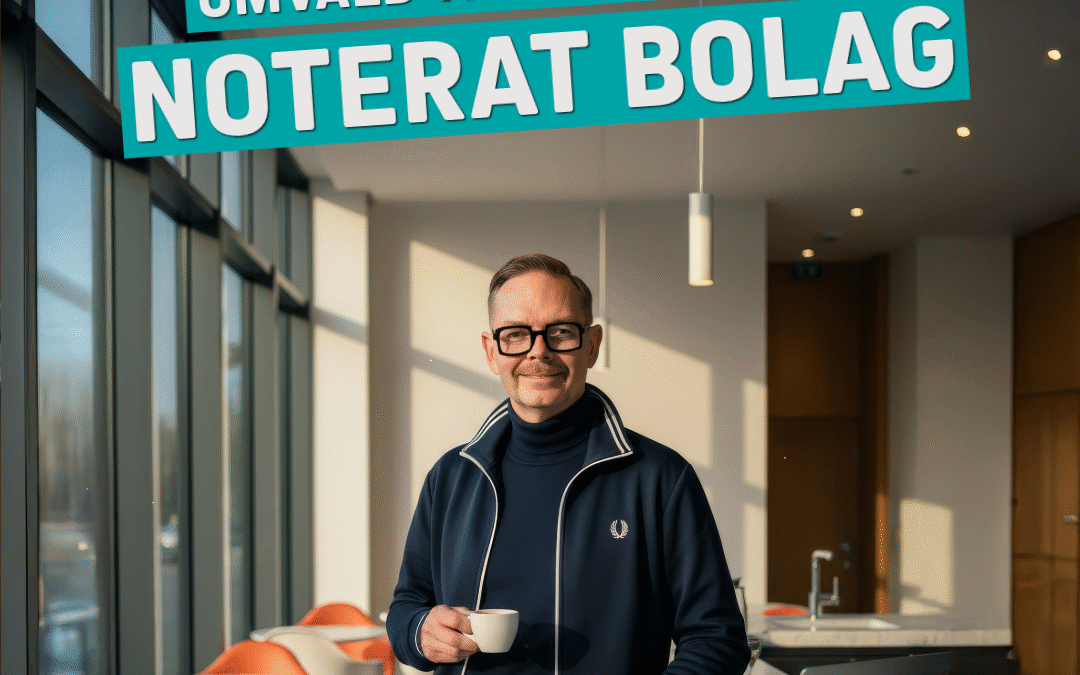 Man står i en kontorsmiljö med en kaffekopp och en laptop på bordet.