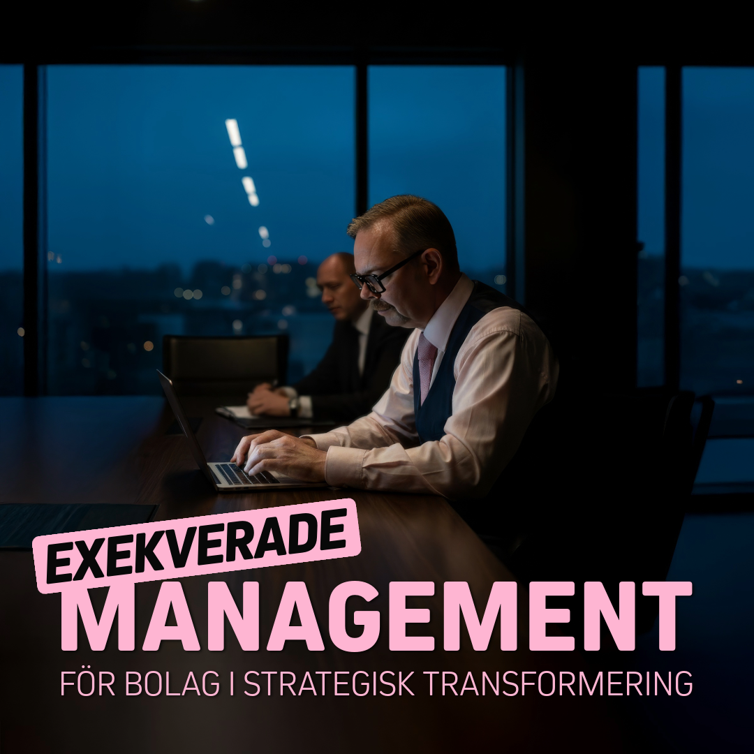 Mörk kontorsmiljö med fokus på arbete.